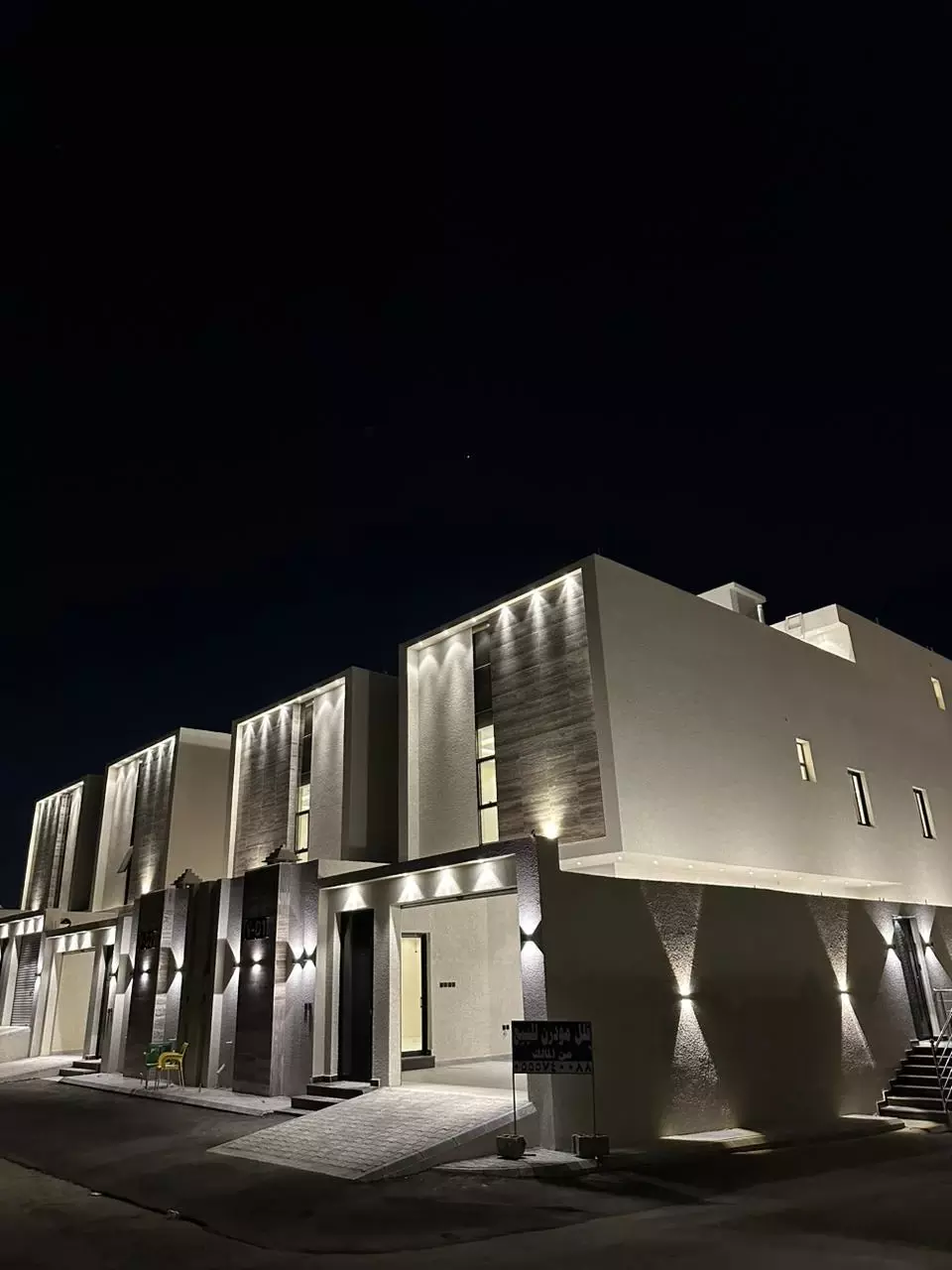 منزل فيلا في الليل